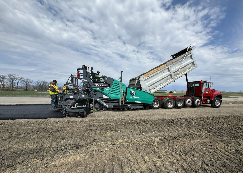 csi crew works on i94 project
